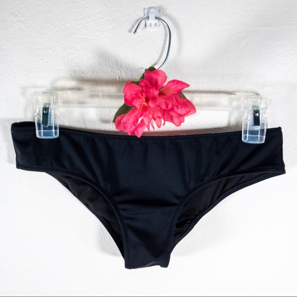 Victoria’s Secret totally beachin cheeky hipsters - Picture 3 of 6